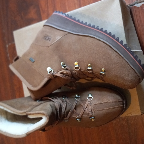 UGG Birch Lace Up boot - Picture 3 of 8